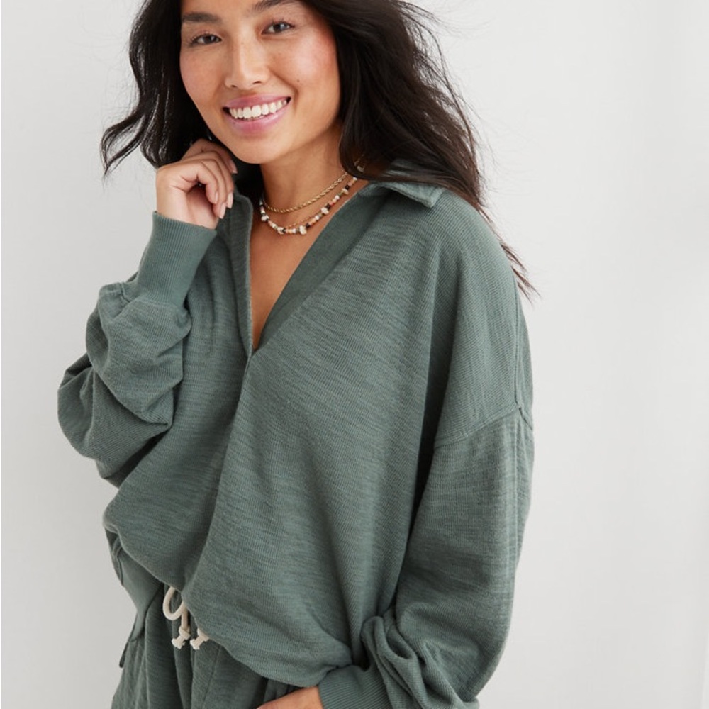 Sz XS Aerie women Green V-Neck Pullover Sweater new has holes in the cuff